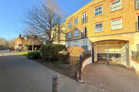 1 bedroom ground floor flat for sale, Copperfield Court, Dickens Heath Road, Dickens Heath