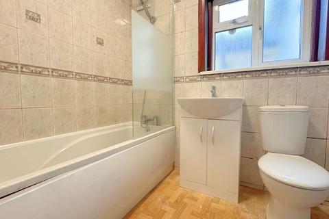 1 bedroom in a house share to rent, Brewery Road, London