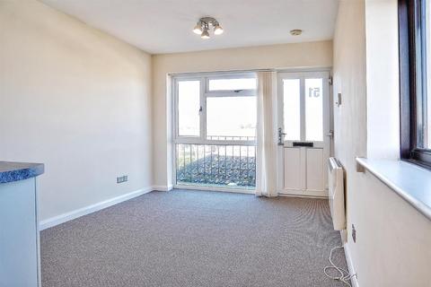 1 bedroom flat for sale, Manor Way, Elmer