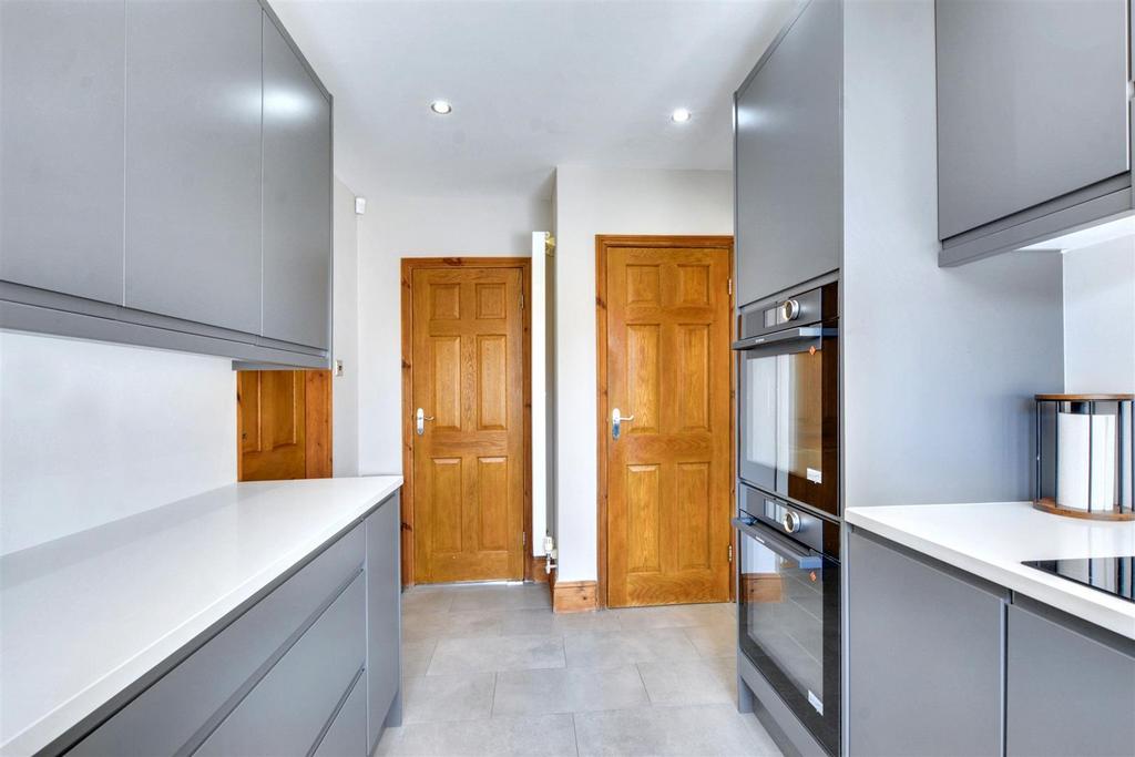 Kitchen 3.jpeg