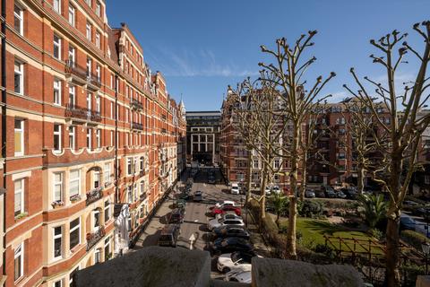 Iverna Court, London, W8