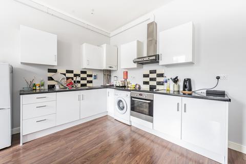 2 bedroom flat to rent, Peckham High Street London SE15