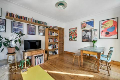 2 bedroom flat for sale, Cazenove Road, London N16