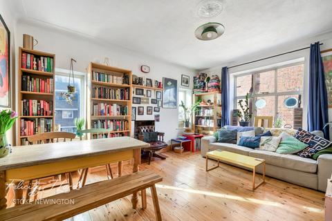 2 bedroom flat for sale, Cazenove Road, London N16