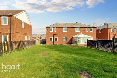 3 bedroom semi-detached house for sale, Stanks Lane North, Leeds