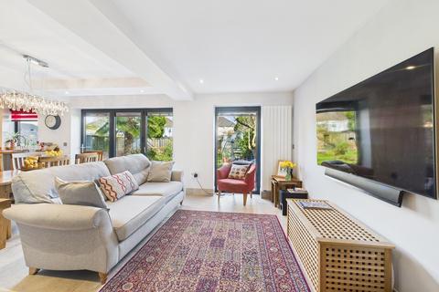 4 bedroom semi-detached house for sale, Twyn-Y-Fedwen Road, Whitchurch, Cardiff. CF14