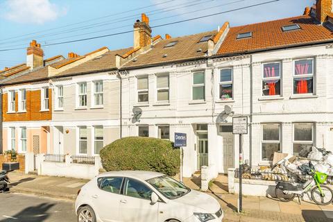 2 bedroom flat for sale, Gilbey Road, London SW17