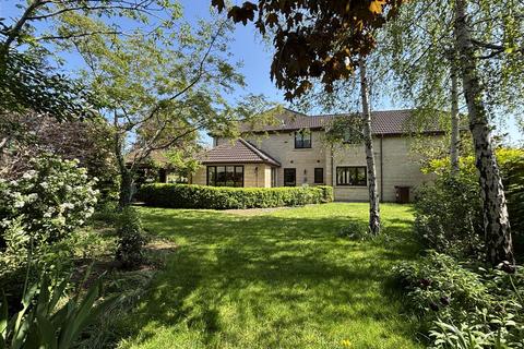 15 Bristol Road, Chippenham, SN15 1NH
