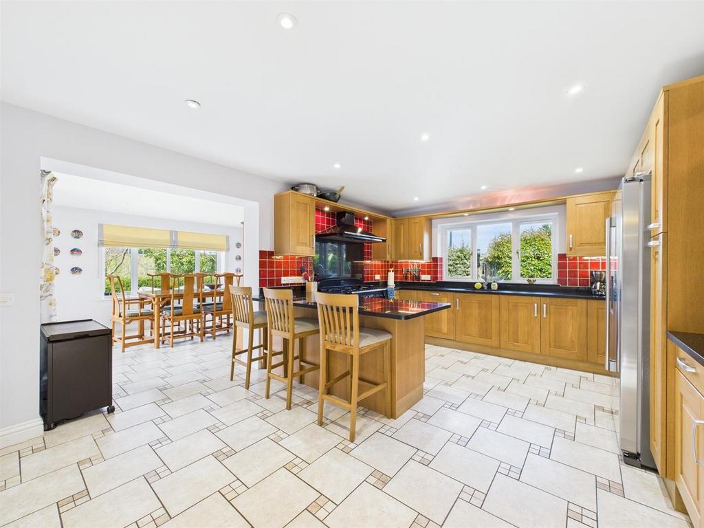 Kitchen / Breakfast Room