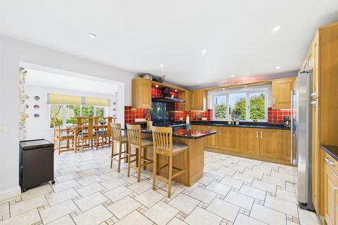 15 Bristol Road, Chippenham, SN15 1NH
