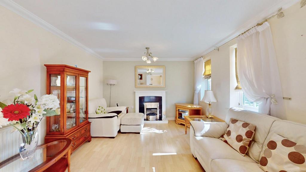 Flat-20-Nacton-Court-Hevingham-Drive-Chadwell-Heat