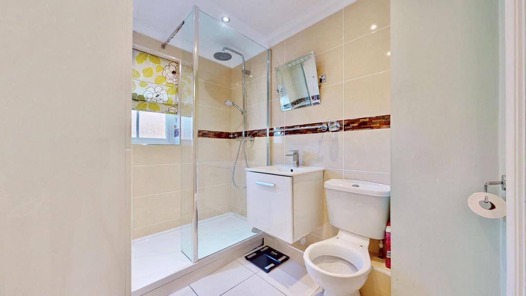 Flat-20-Nacton-Court-Hevingham-Drive-Chadwell-Heat