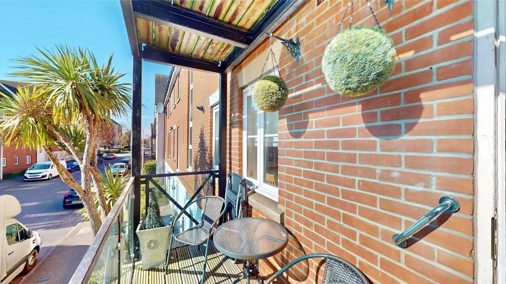 Flat-20-Nacton-Court-Hevingham-Drive-Chadwell-Heat
