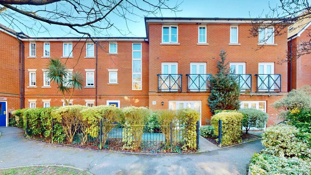 Flat-20-Nacton-Court-Hevingham-Drive-Chadwell-Heat