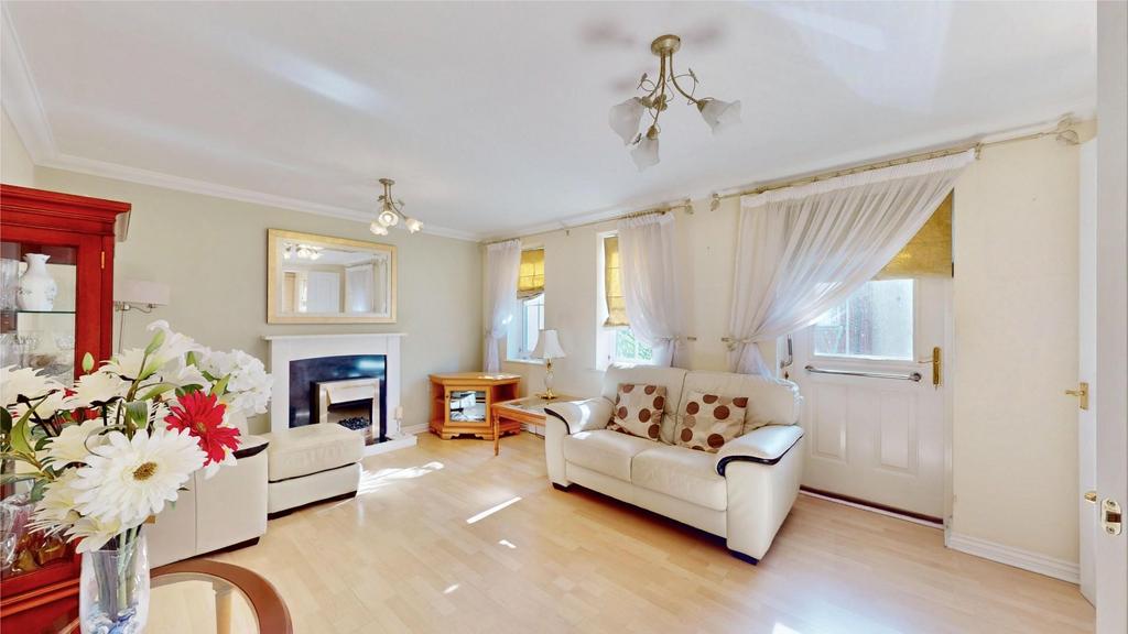 Flat-20-Nacton-Court-Hevingham-Drive-Chadwell-Heat