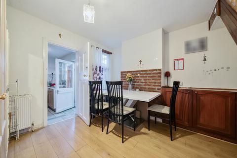 2 bedroom terraced house for sale, Brighton Road, Watford WD24 5HW