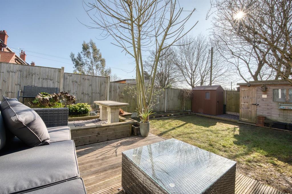 Garden - seating area.jpg