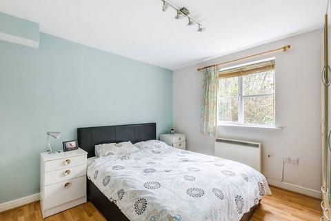 2 bedroom flat for sale, Thyme Close, Kidbrooke, London, SE3