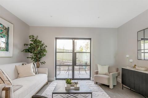 undefined, 18 Haling Park Road, South Croydon CR2
