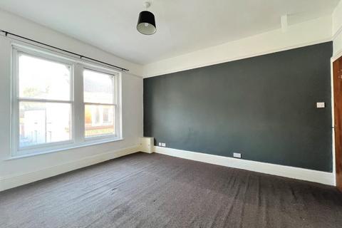 2 bedroom flat to rent, Bear Street, Barnstaple