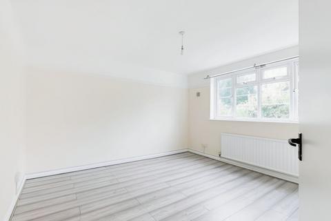 2 bedroom flat to rent, Hambledon Gardens, London SE25