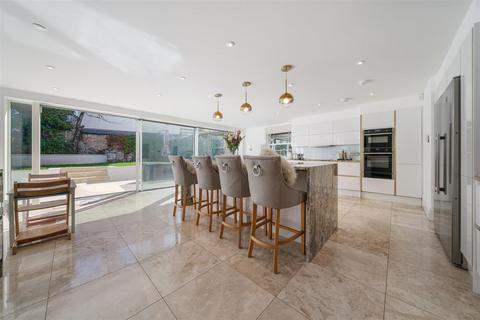 6 bedroom house to rent, Acacia Road, St John's Wood, NW8