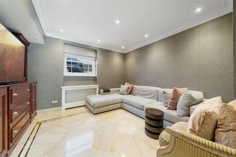 6 bedroom house to rent, Acacia Road, St John's Wood, NW8