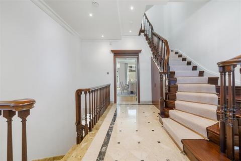 6 bedroom house to rent, Acacia Road, St John's Wood, NW8