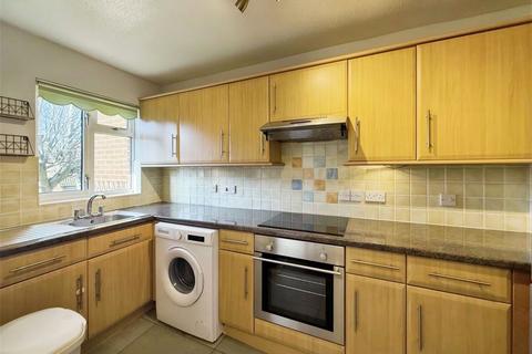 2 bedroom terraced house to rent, Wych Hill Park, Woking, Surrey, GU22