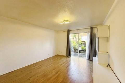 2 bedroom terraced house to rent, Wych Hill Park, Woking, Surrey, GU22