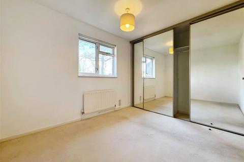 2 bedroom terraced house to rent, Wych Hill Park, Woking, Surrey, GU22