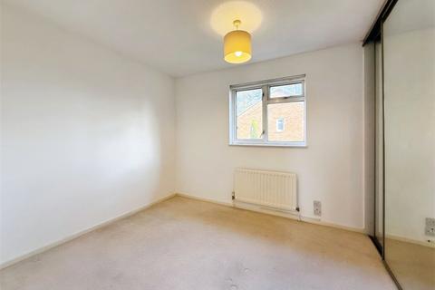 2 bedroom terraced house to rent, Wych Hill Park, Woking, Surrey, GU22