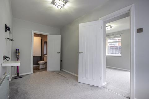 4 bedroom semi-detached house for sale, Harnham Gardens, Newcastle upon Tyne, Tyne and Wear, NE5