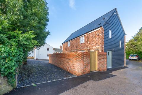 6 Crewkerne Place, Bridport