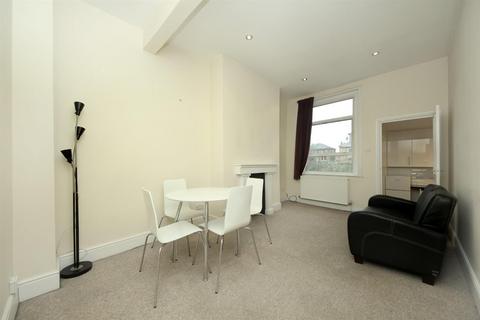 1 bedroom flat to rent, Broughton Road, W13