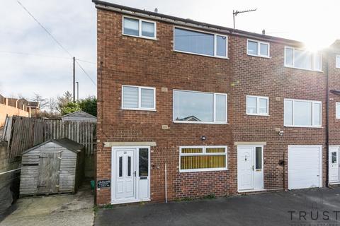 3 bedroom end of terrace house for sale, Staincliffe Close, Dewsbury