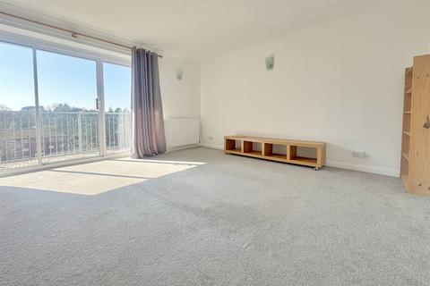 3 bedroom flat to rent, Westbourne