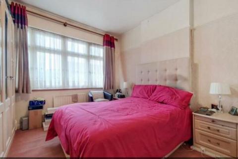 3 bedroom house for sale, Fieldend Road, London SW16
