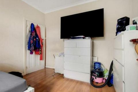 3 bedroom house for sale, Fieldend Road, London SW16