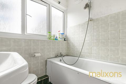 38 Shropshire Close, Mitcham, CR4 1XW