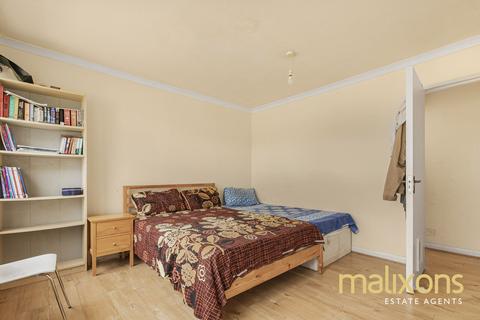 38 Shropshire Close, Mitcham, CR4 1XW