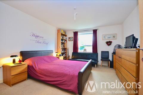 Flat 4, Clover Lodge Talbot Close, Mitcham, CR4 1FE