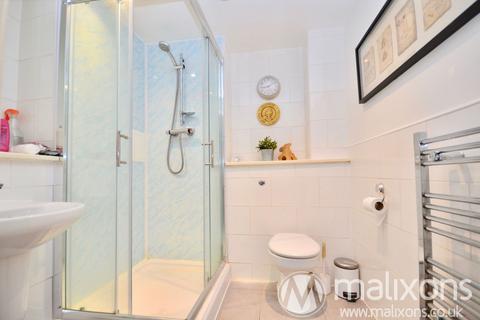 Flat 4, Clover Lodge Talbot Close, Mitcham, CR4 1FE