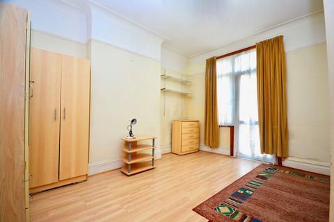 5 Semley Road, London, SW16 4PS