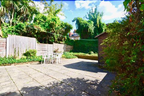 5 Semley Road, London, SW16 4PS
