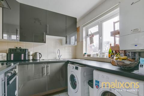 51 Willow View, London, SW19 2UR