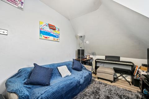 1 bedroom flat for sale, Grove Road, Mitcham CR4