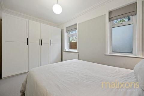 27c Trinity Crescent, London, SW17 7AG