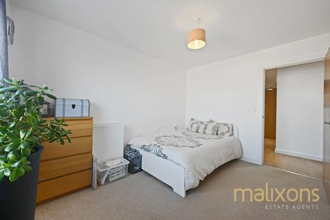 2 bedroom flat to rent, Talbot Close, Mitcham CR4