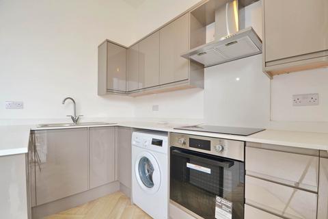 1 bedroom apartment to rent, Sydenham Hill, Cotham